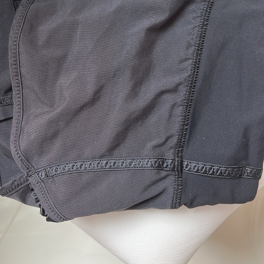 Lululemon Black Ruffle Speed Shorts - Picture 5 of 6
